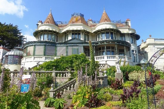 Excursion to RUSSell Cotes Museum. Camp in Britain in the spring