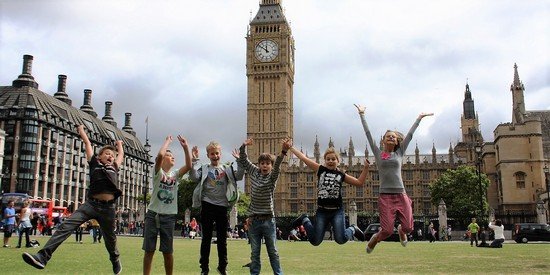 Children's camp in England. On an excursion in London